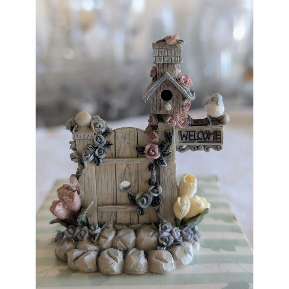 Ivy & Innocence Figurine #05183 – “The Garden Gate” Collectable - Picture 3 of 9